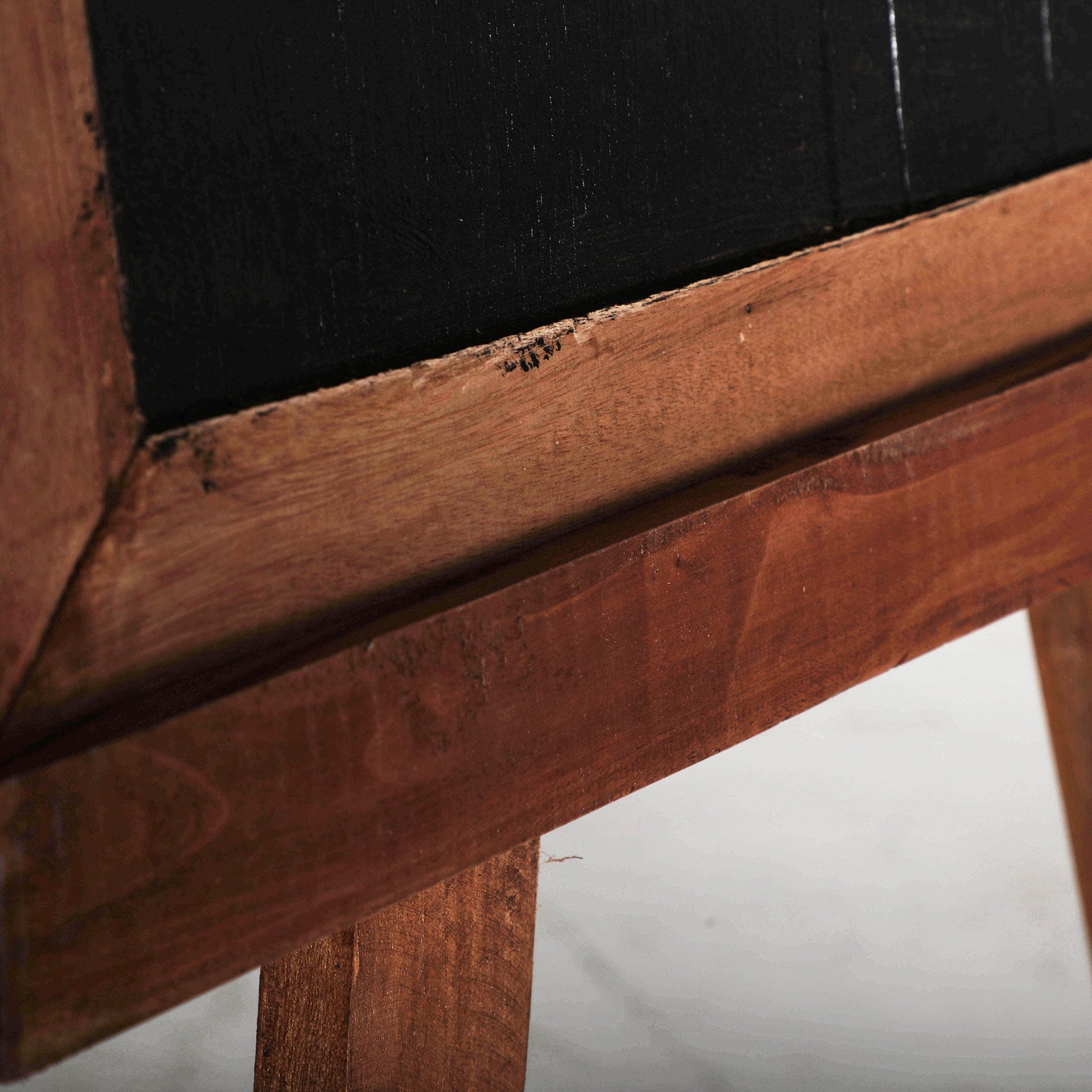 AKVIRAN BLACKBOARD - ramustudio