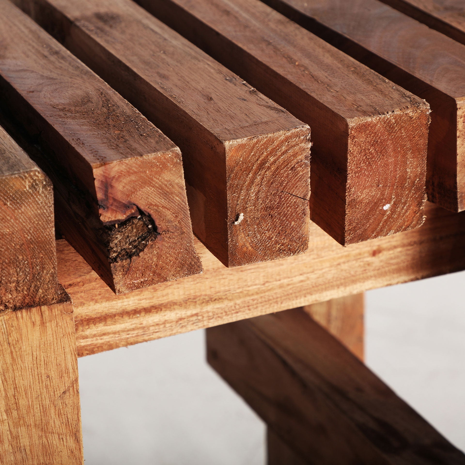 AKVIRAN FOOTREST - ramustudio