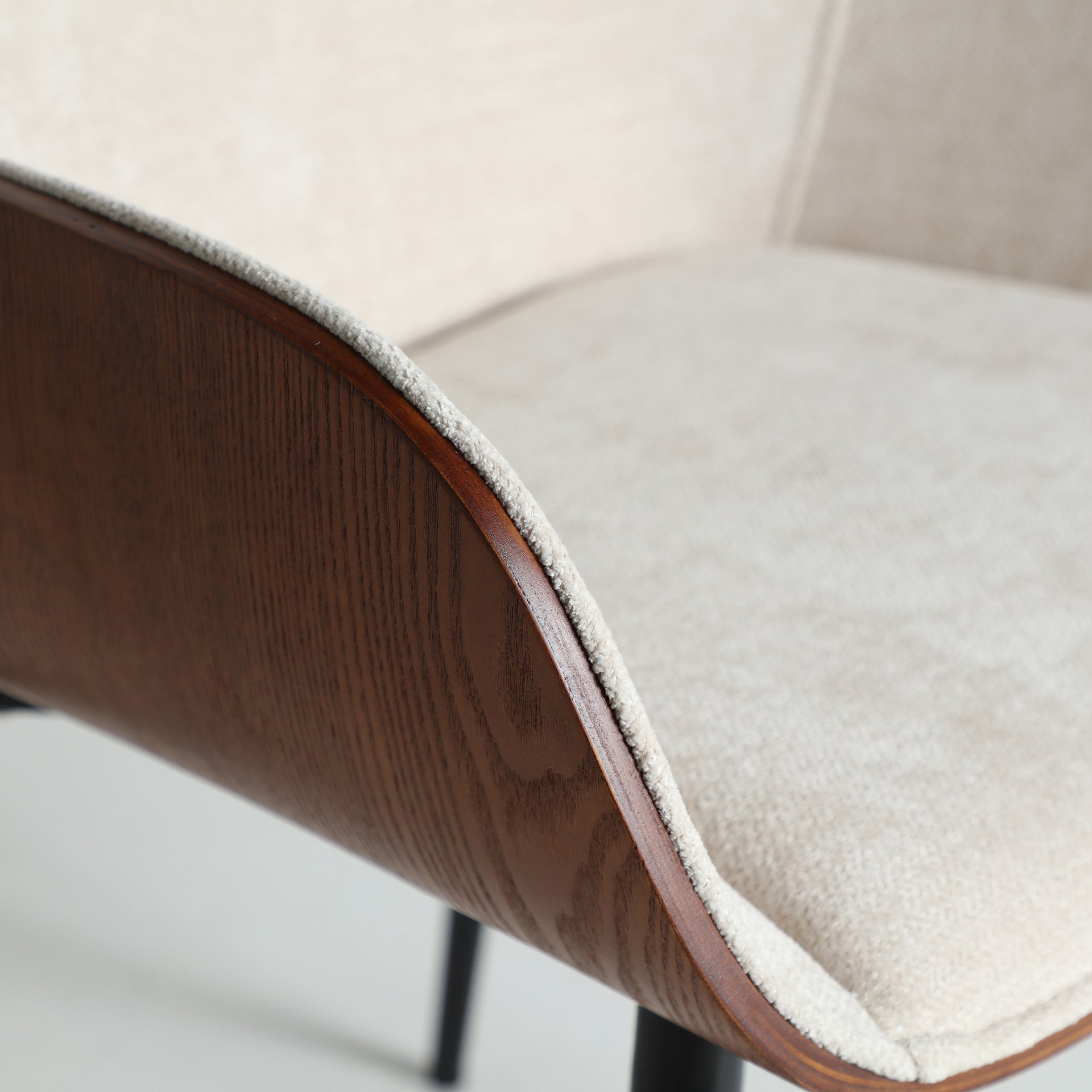 BEESD CHAIR - ramustudio