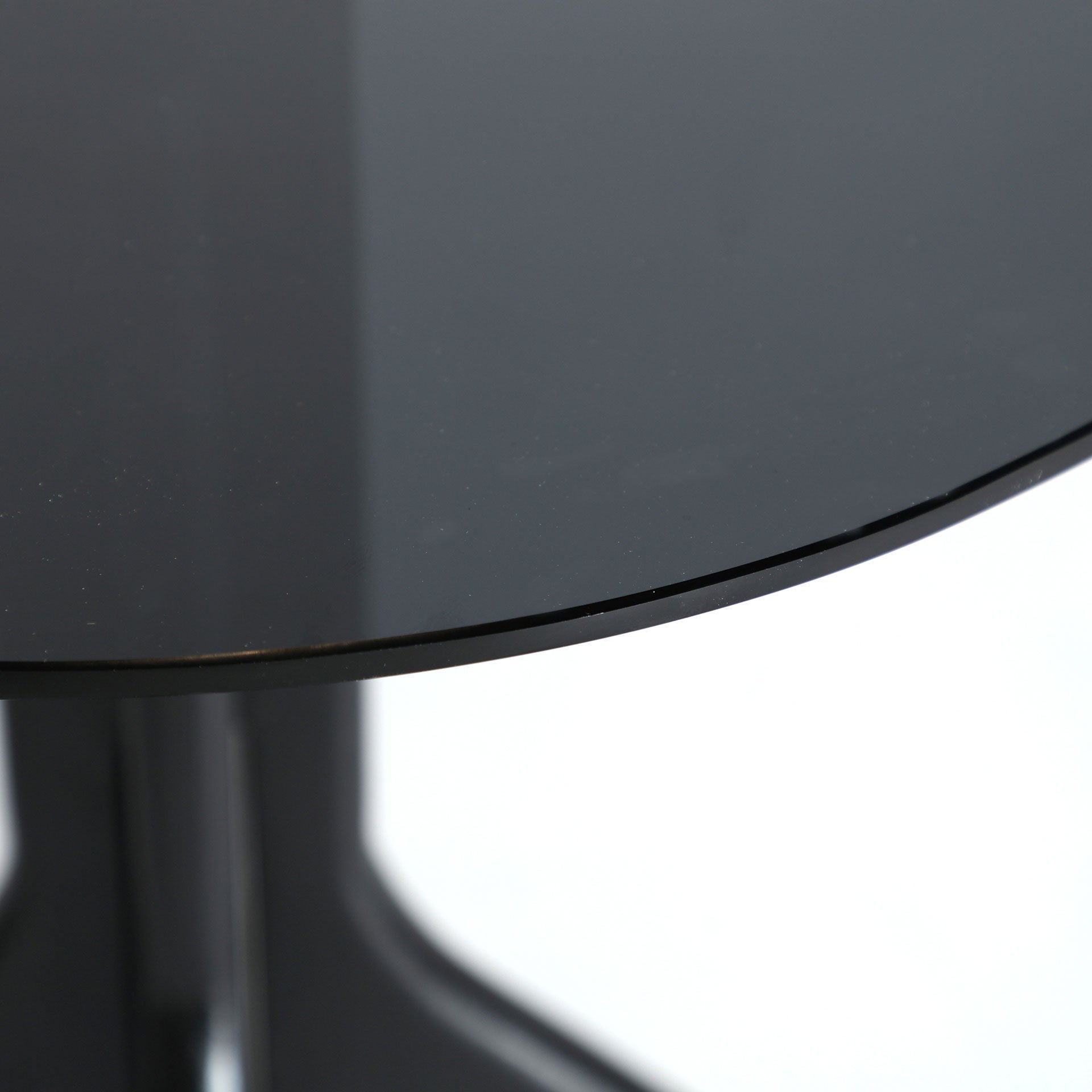 BICKERTON SIDE TABLE - ramustudio