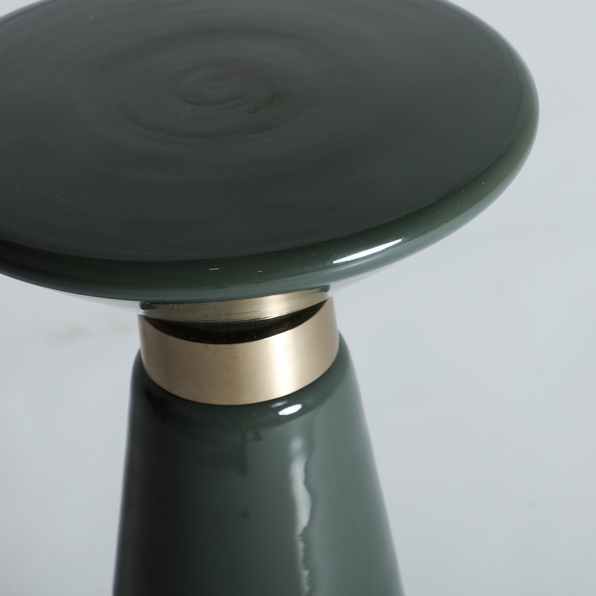 CASSIS SIDE TABLE - ramustudio