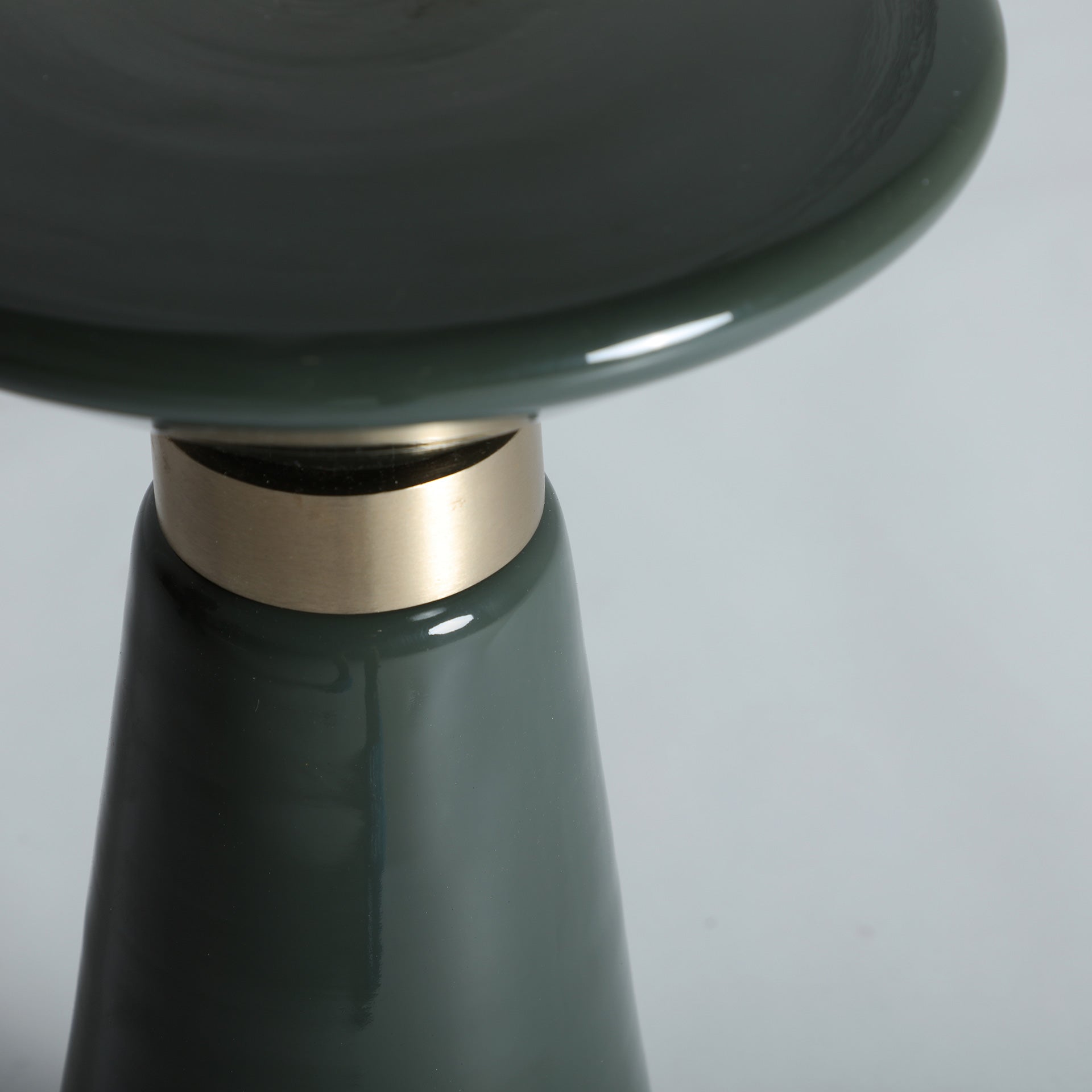 CASSIS SIDE TABLE - ramustudio