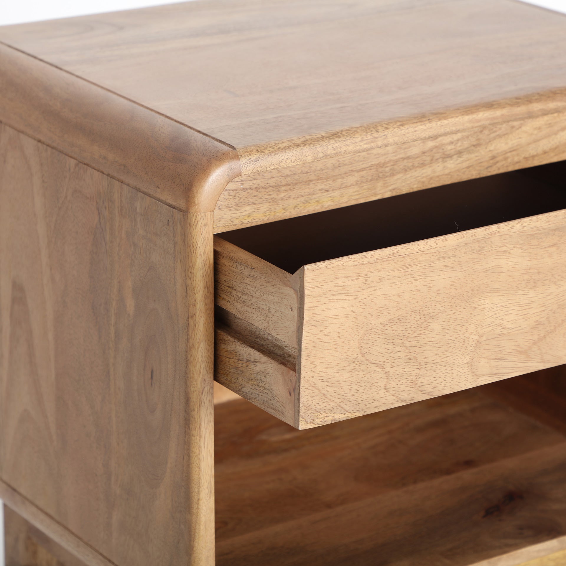 FINHAN BEDSIDE TABLE - ramustudio