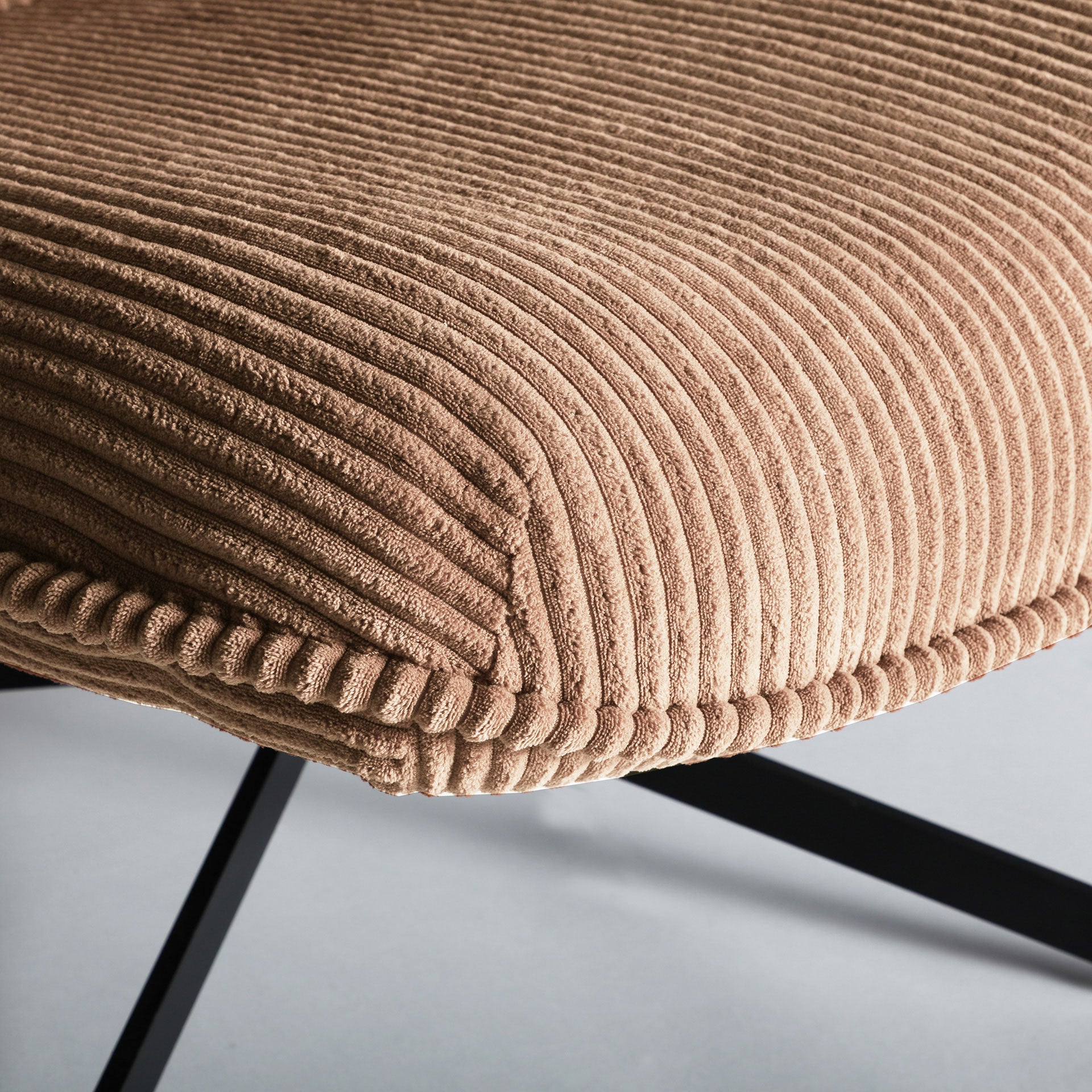 GIGNAC ROTATIVE ARMCHAIR - ramustudio