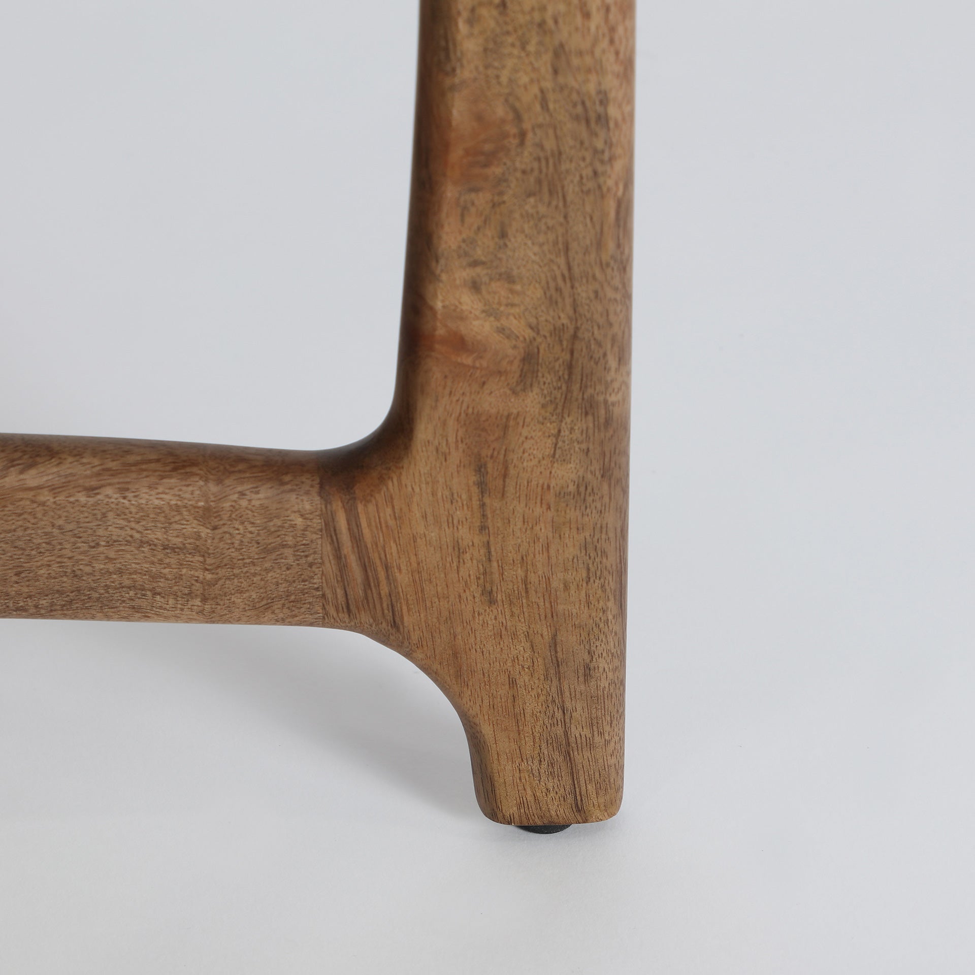 LAAX SIDE TABLE - ramustudio