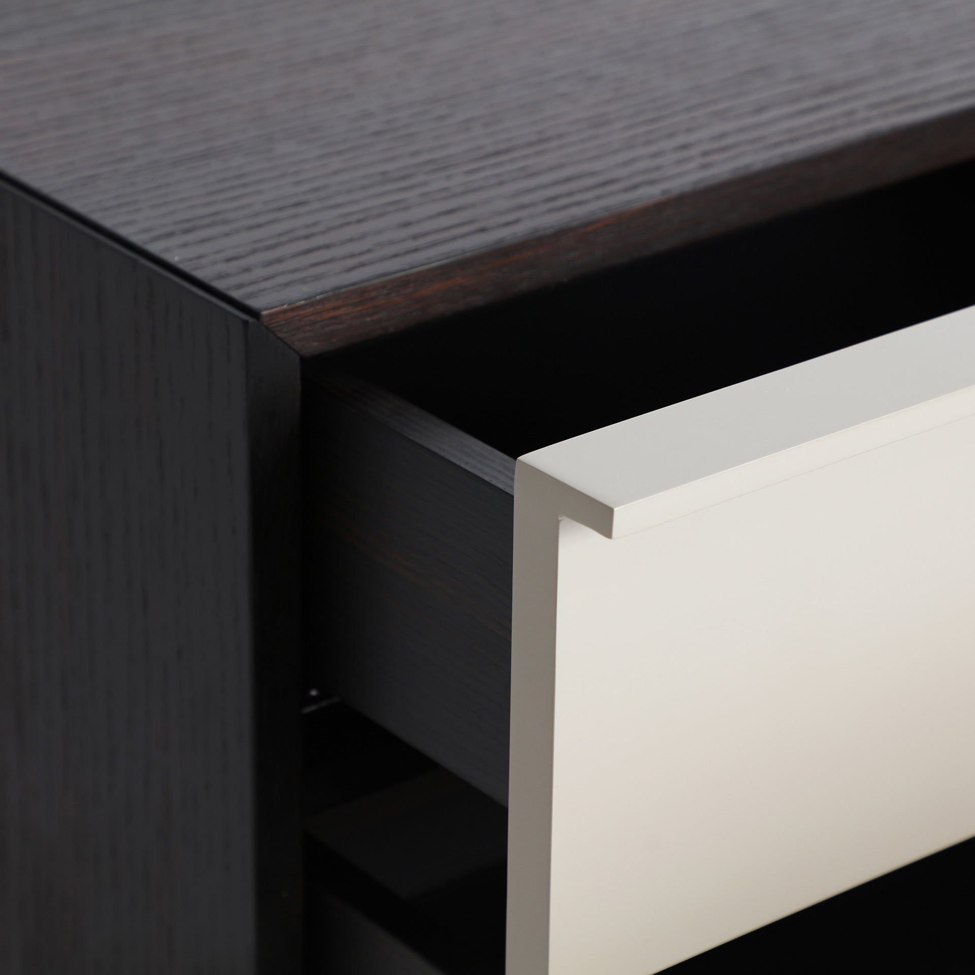 LINDFLUR BEDSIDE TABLE - ramustudio