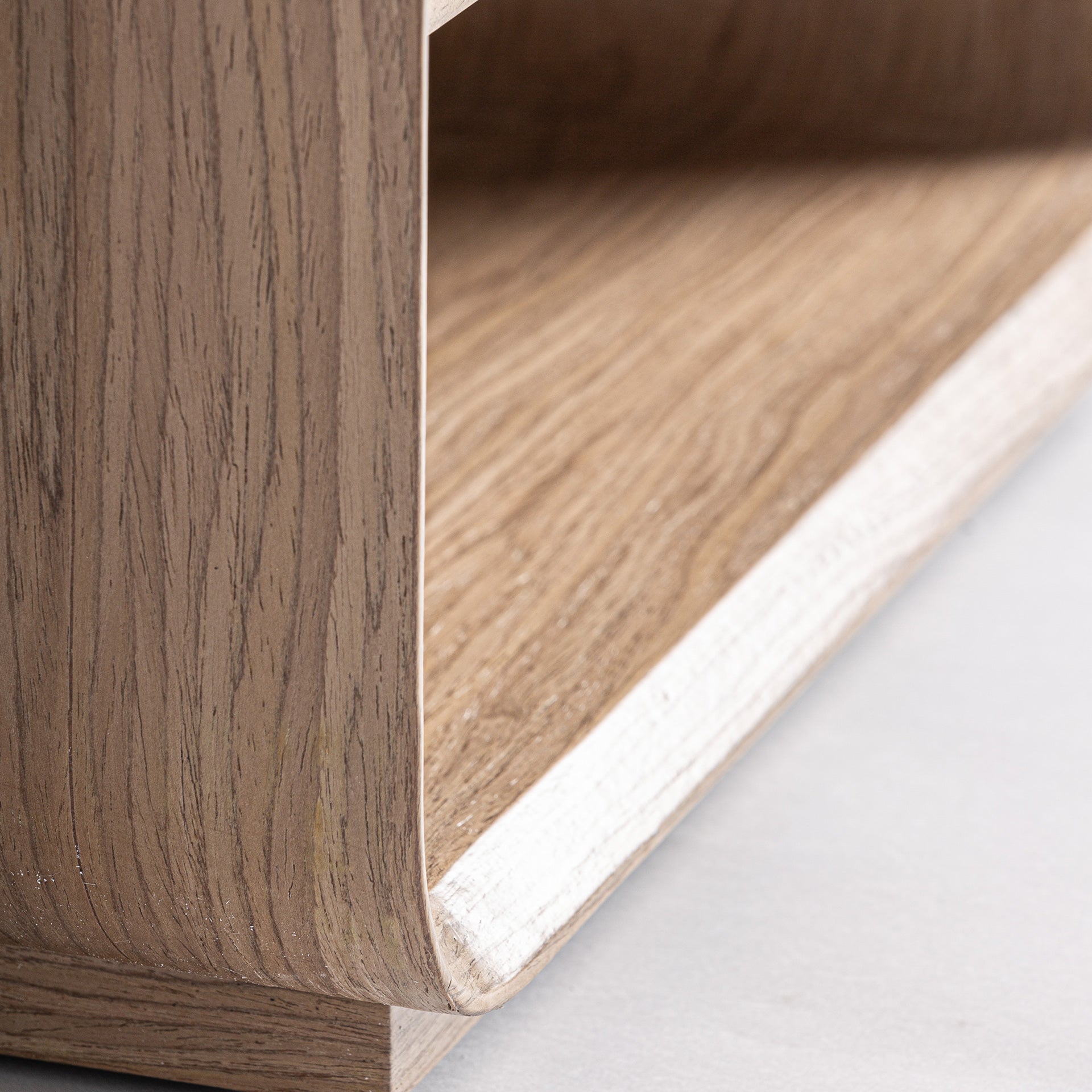 LIRA BEDSIDE TABLE - ramustudio