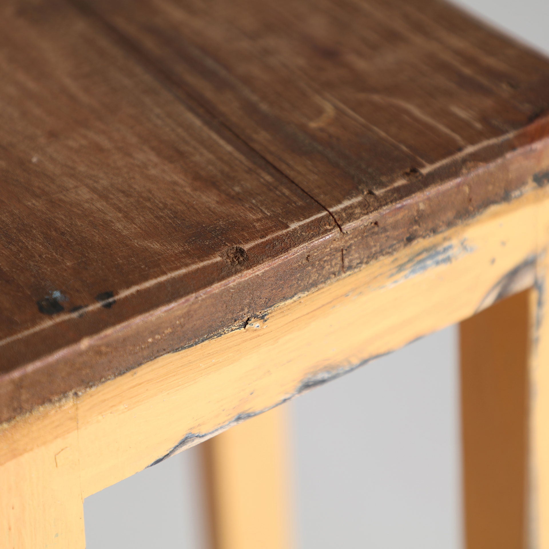 SAURIS STOOL - ramustudio