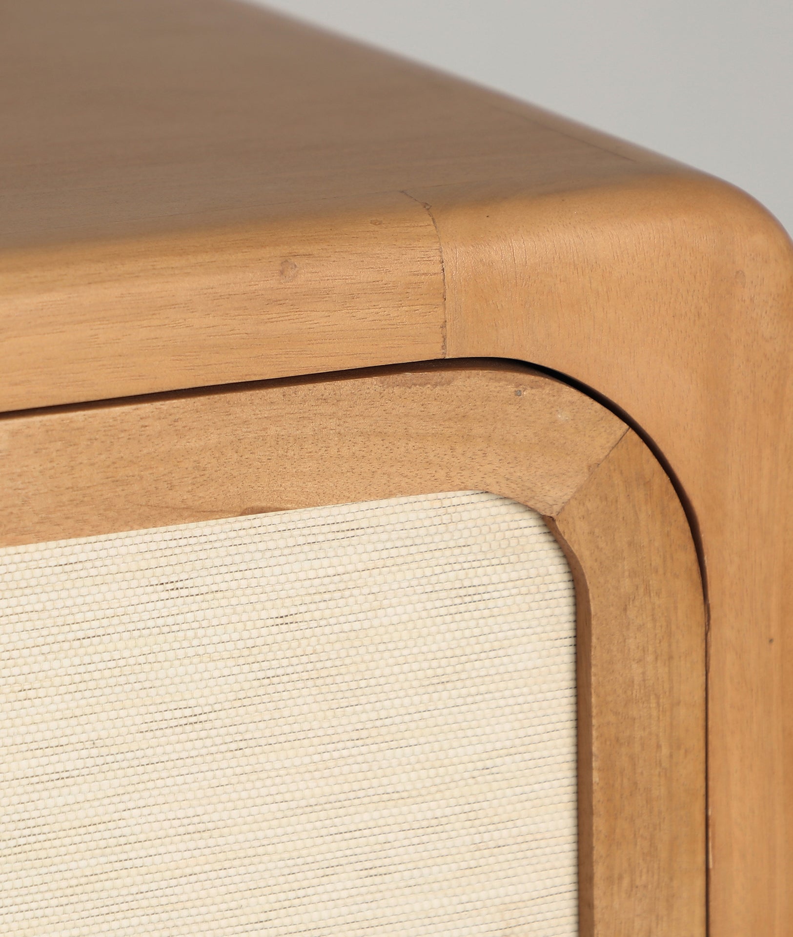 LATTES SIDEBOARD