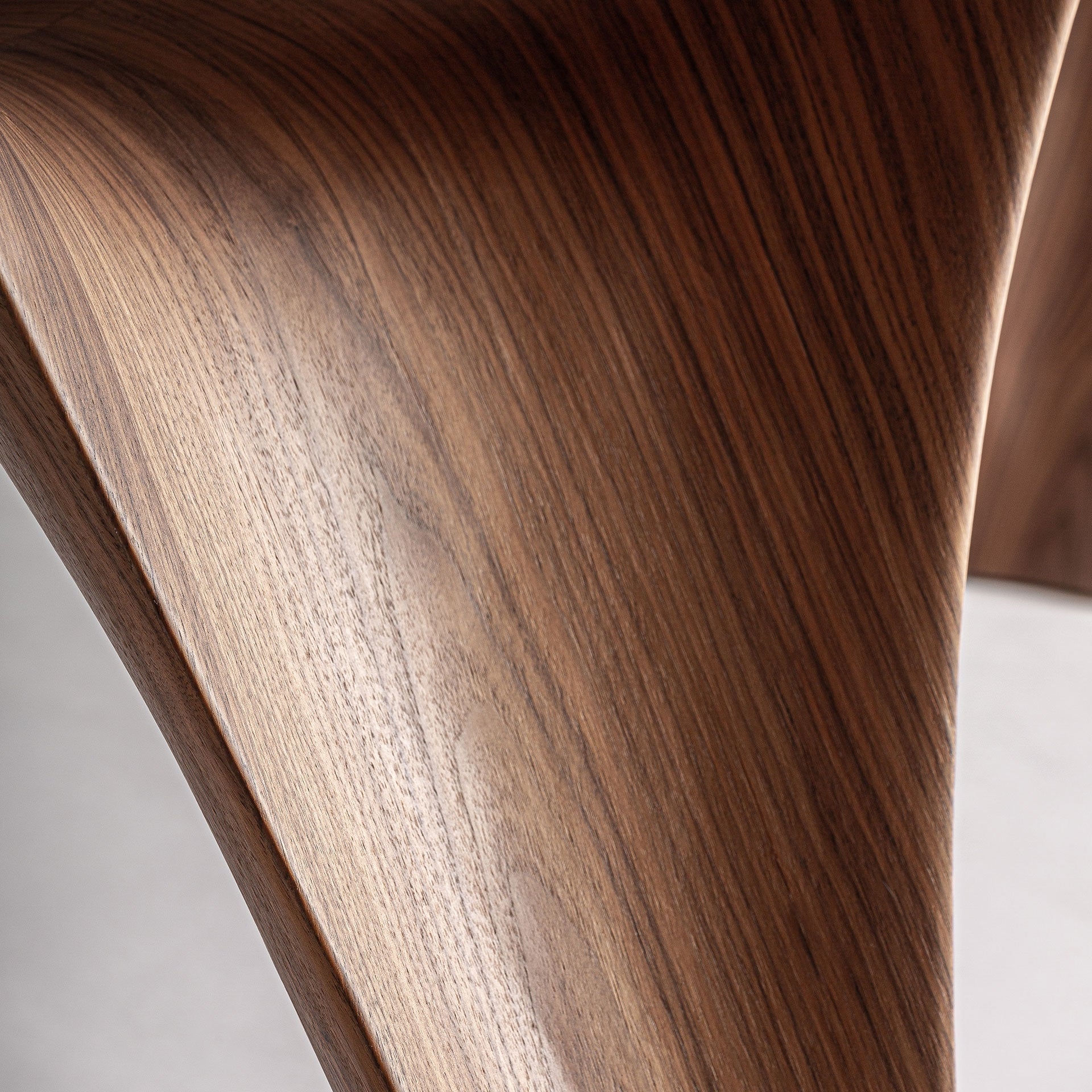 BILZEN DINING TABLE