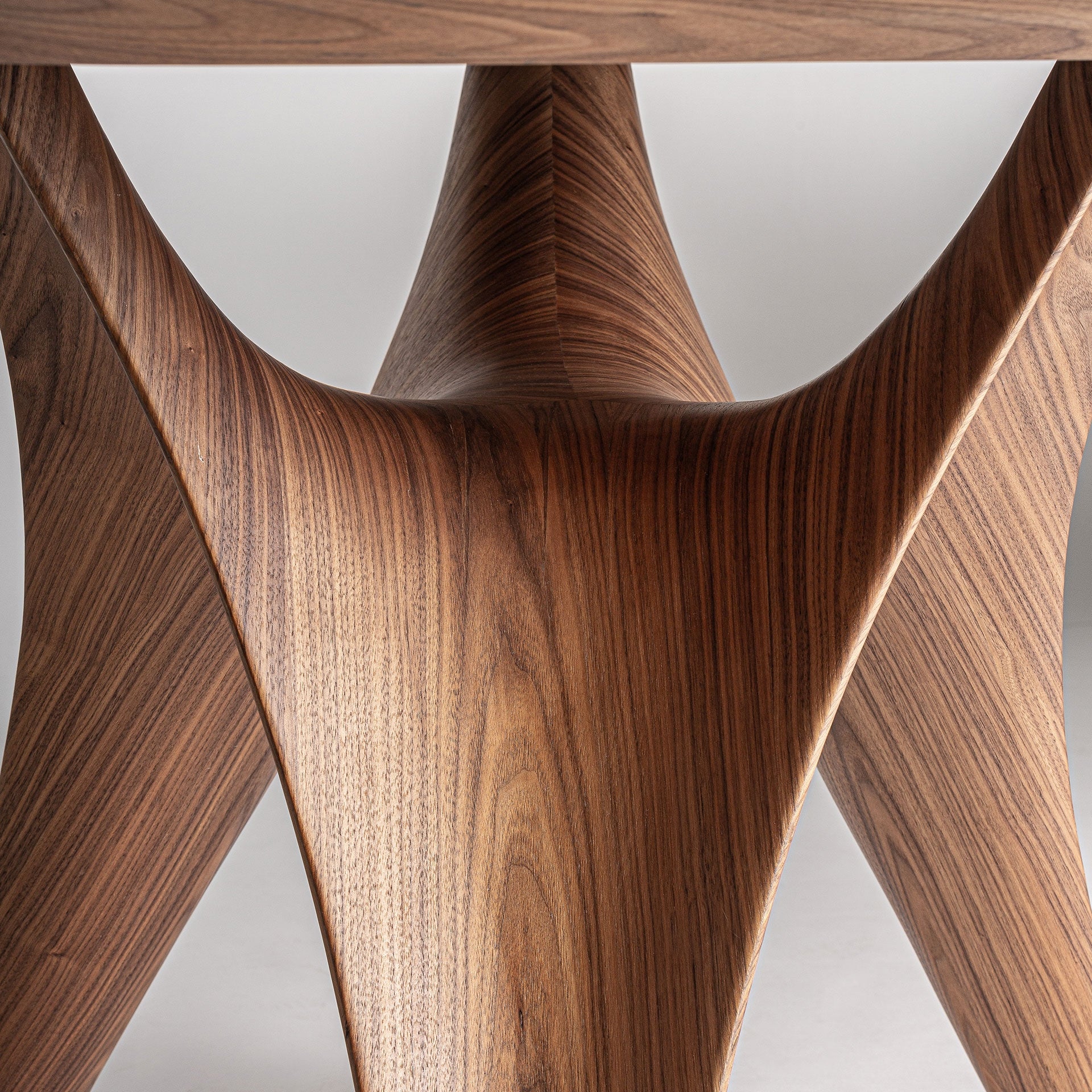 BILZEN DINING TABLE