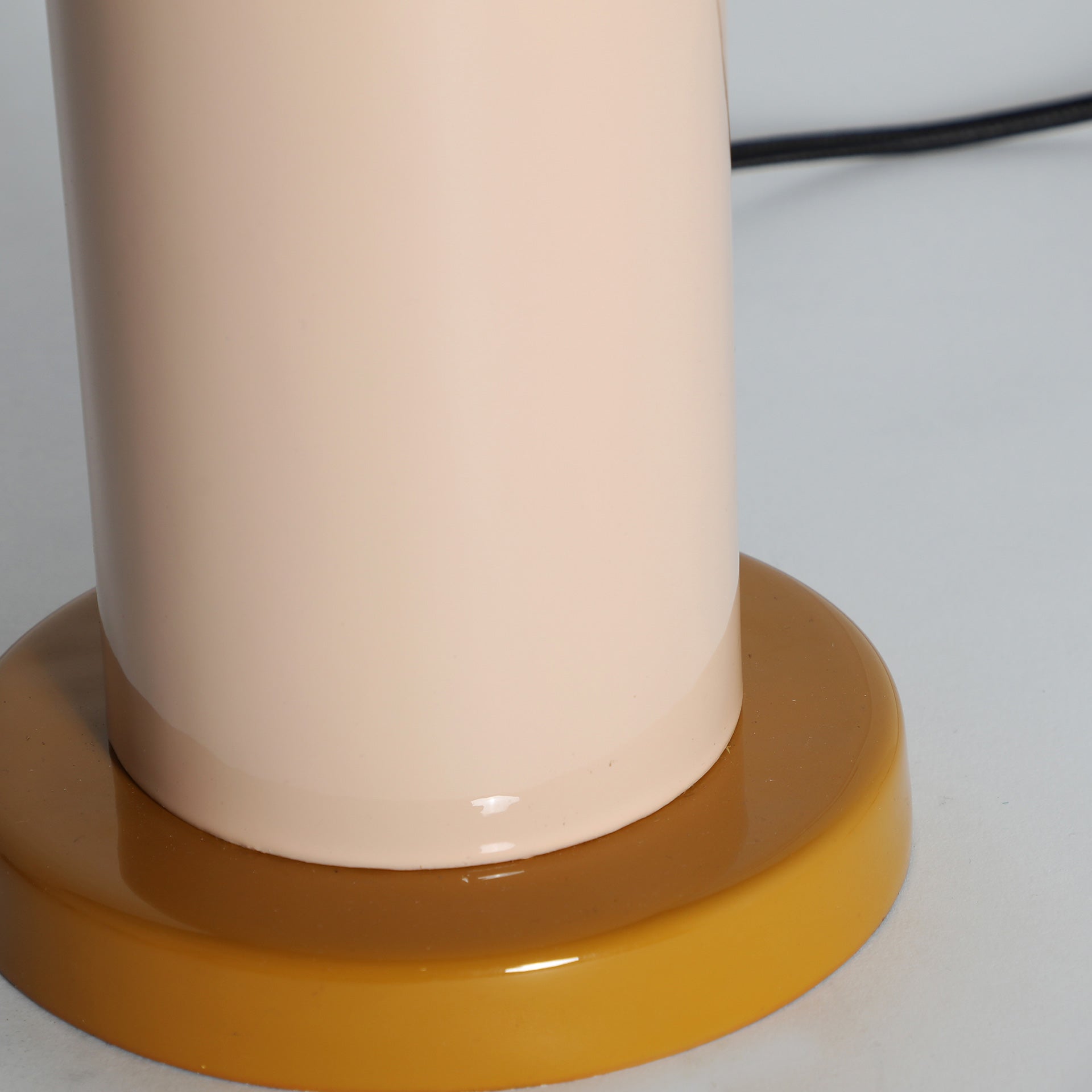 ALBATE TABLE LAMP - ramustudio