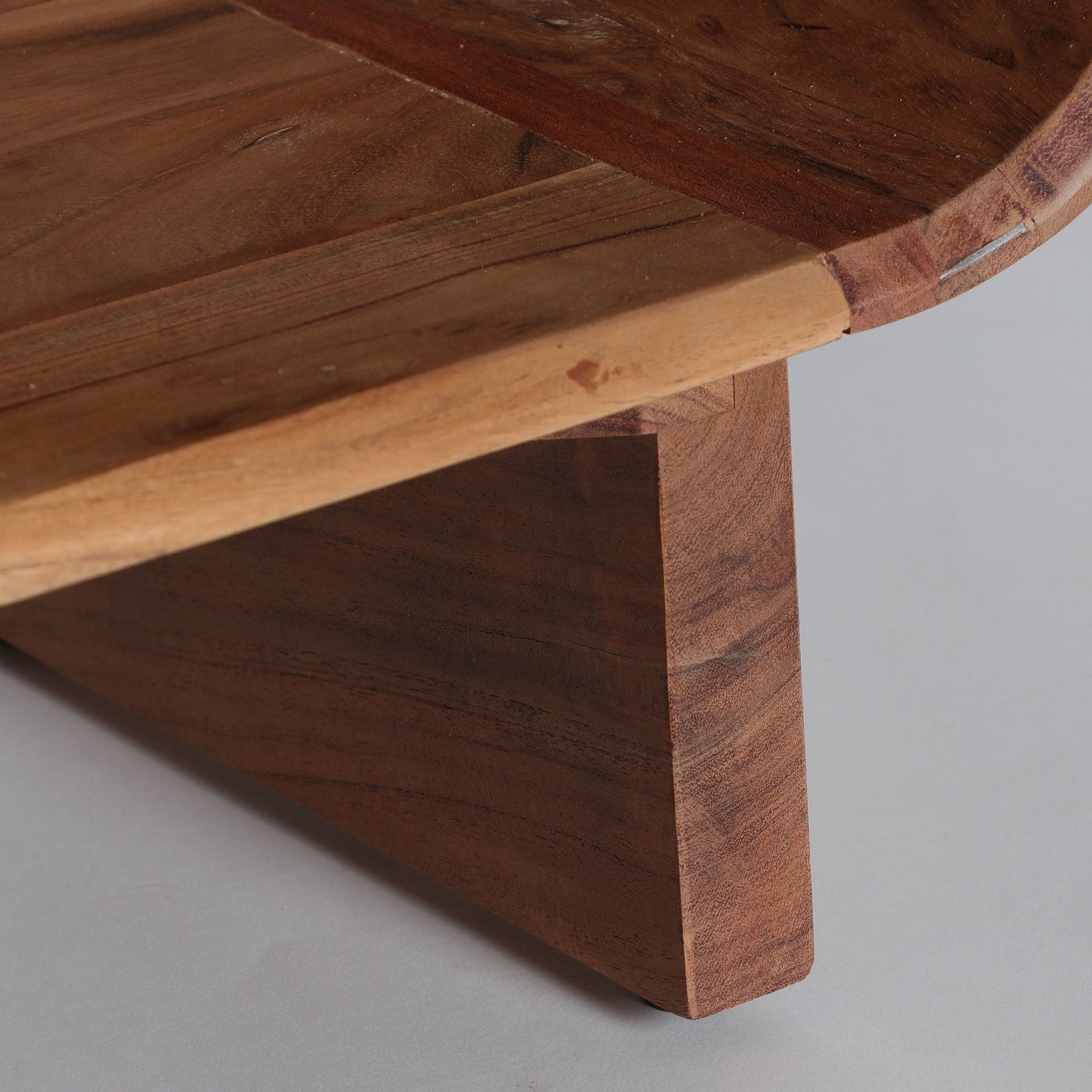 BLESLE BEDSIDE TABLE - ramustudio