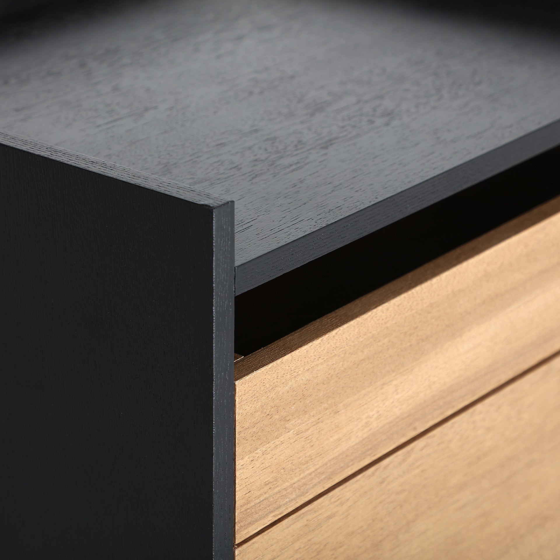 BRUSSA BEDSIDE TABLE - ramustudio