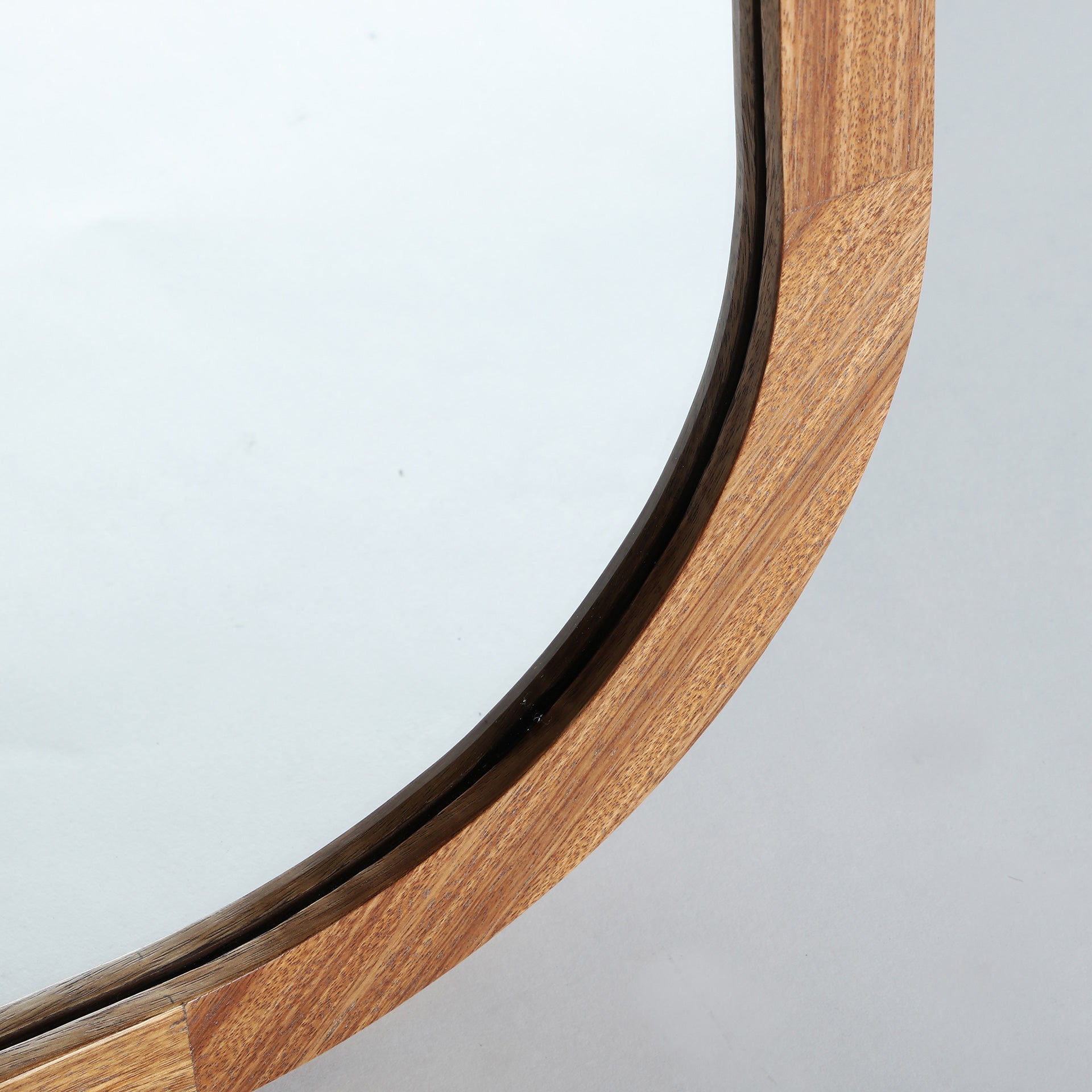 BUSK MIRROR - ramustudio