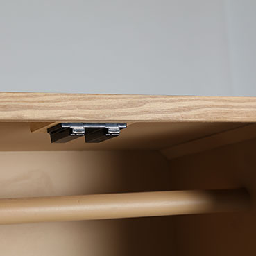 DOAZIT WARDROBE in a modern interior setting
