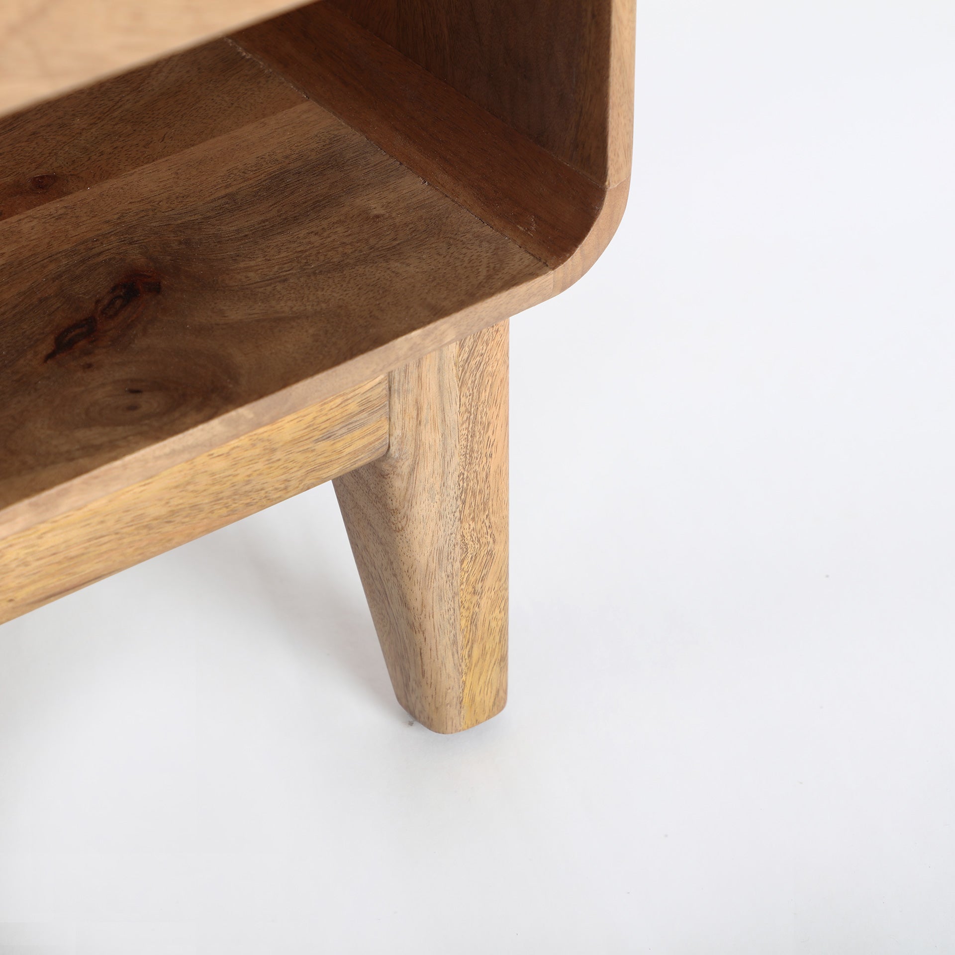 FINHAN BEDSIDE TABLE - ramustudio