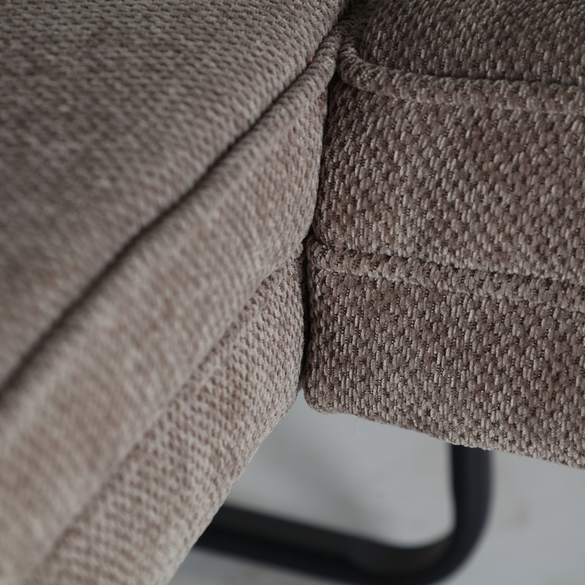 KERNS SOFA - ramustudio