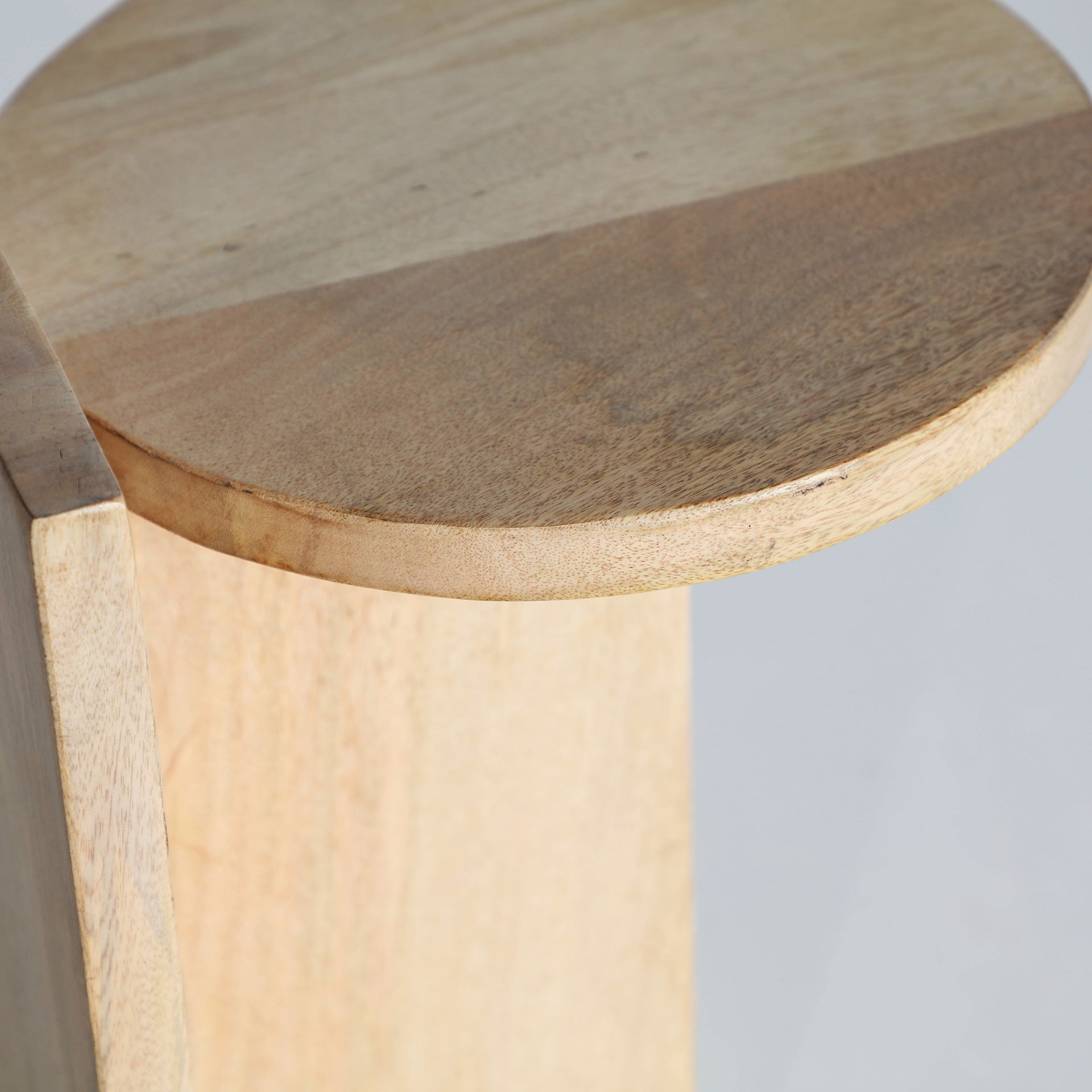 LESZNO SIDE TABLE - ramustudio