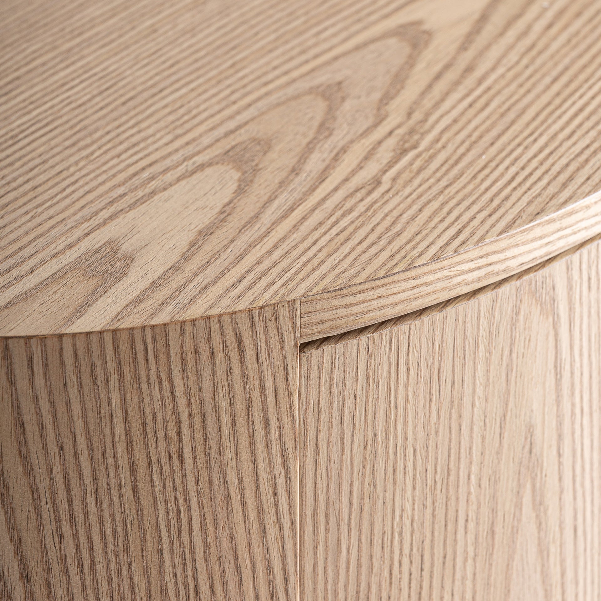 LIRA BEDSIDE TABLE - ramustudio
