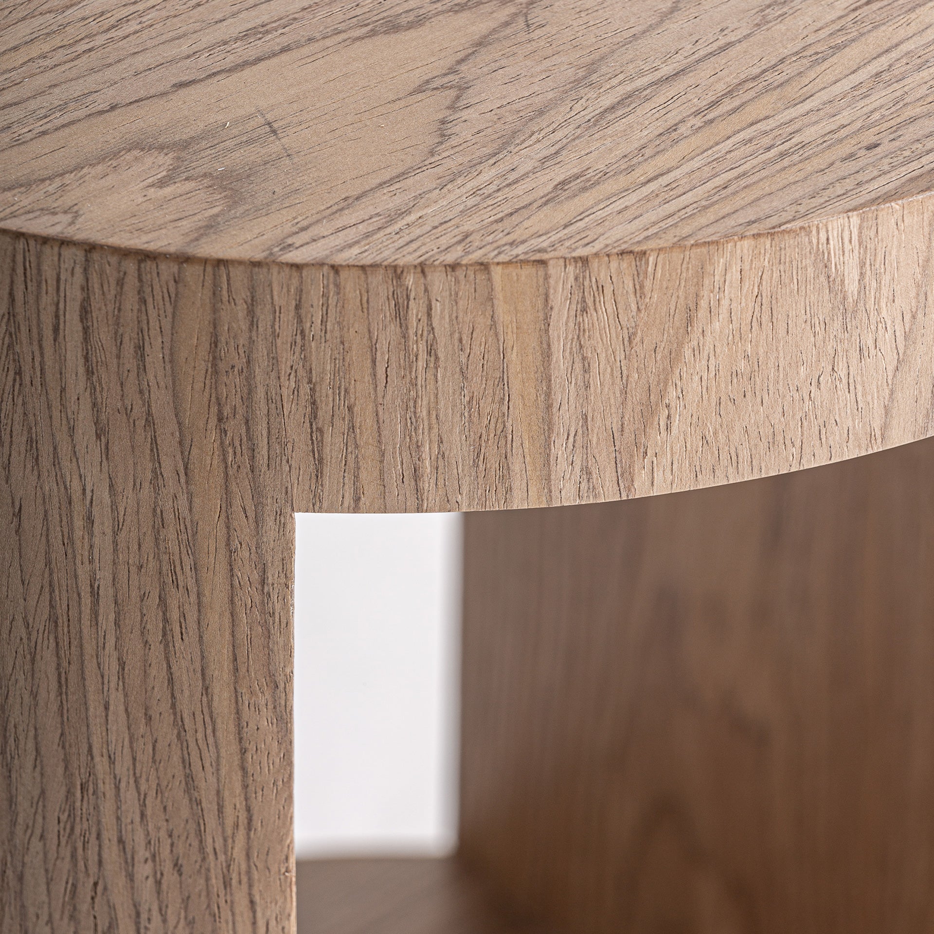 LIRA SIDE TABLE - ramustudio