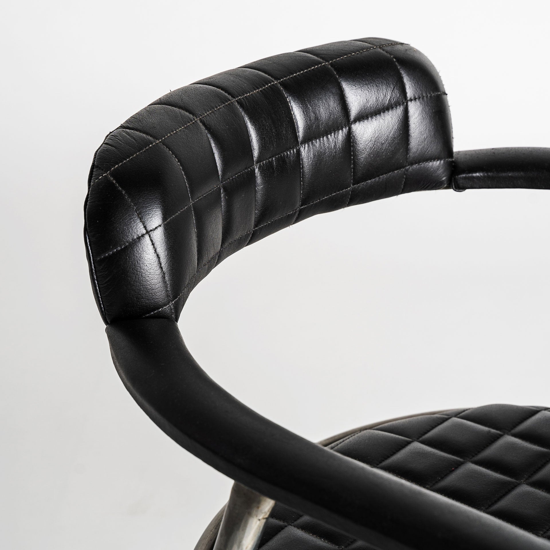 OLBY CHAIR - ramustudio