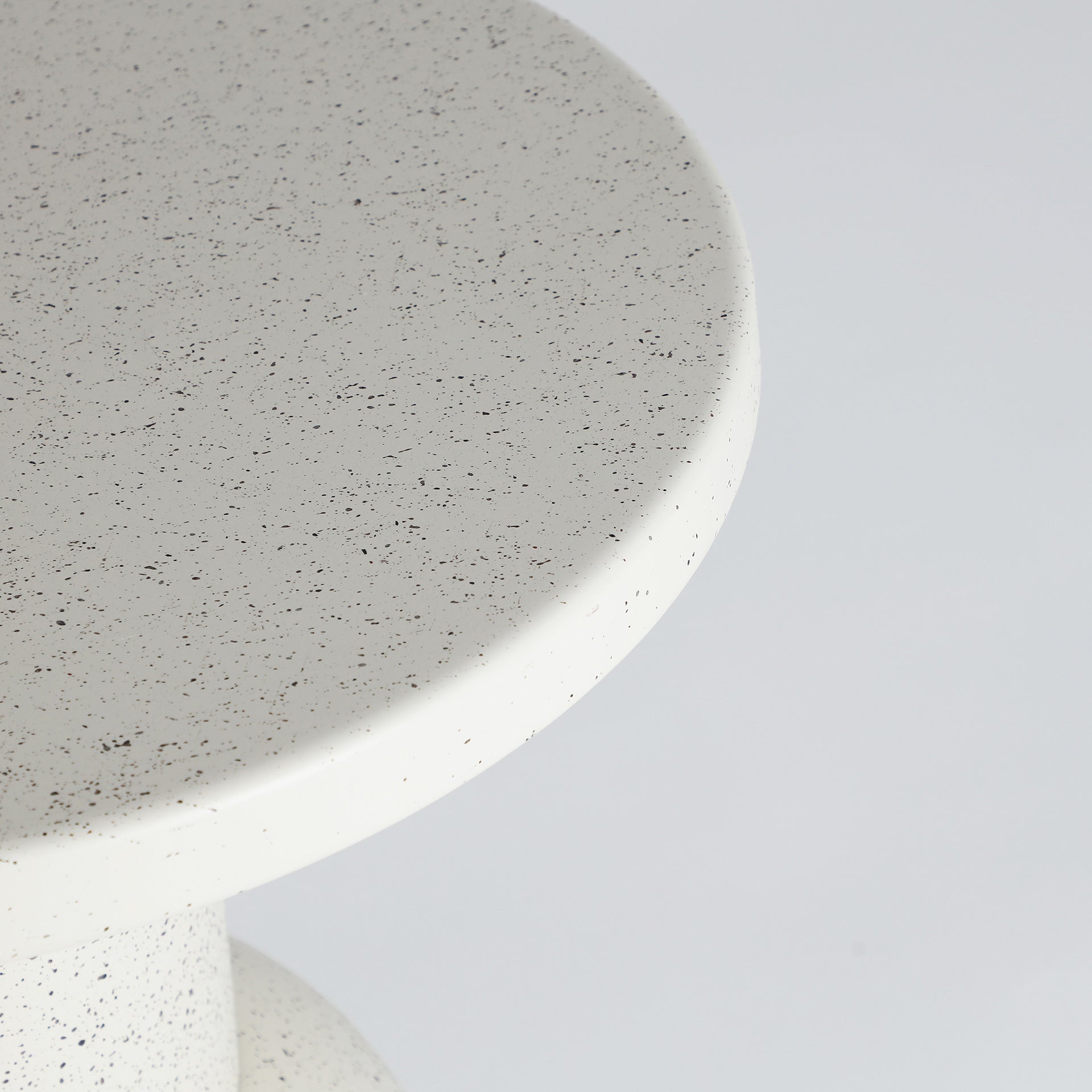 OVADA SIDE TABLE - ramustudio