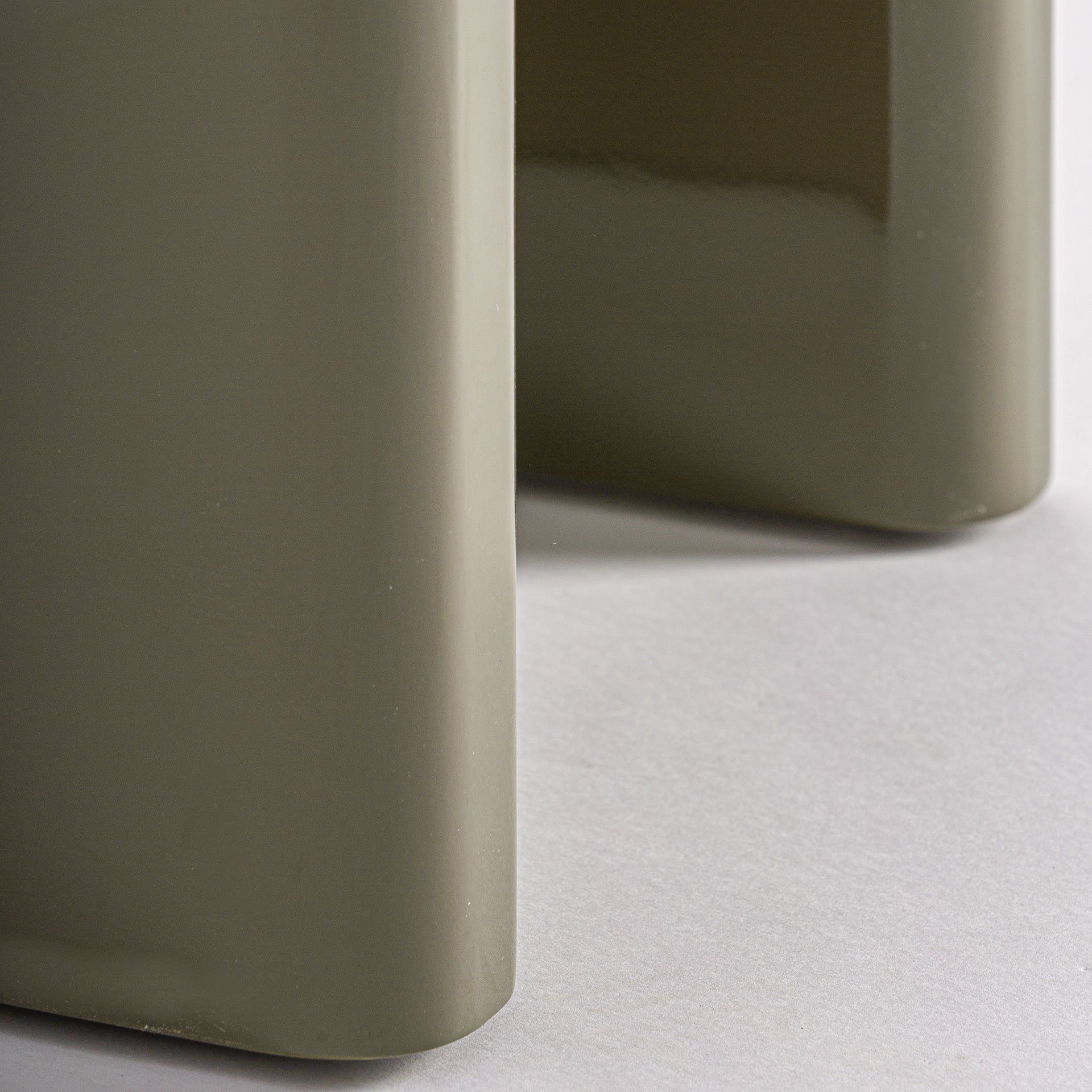 STAGE BEDSIDE TABLE - ramustudio