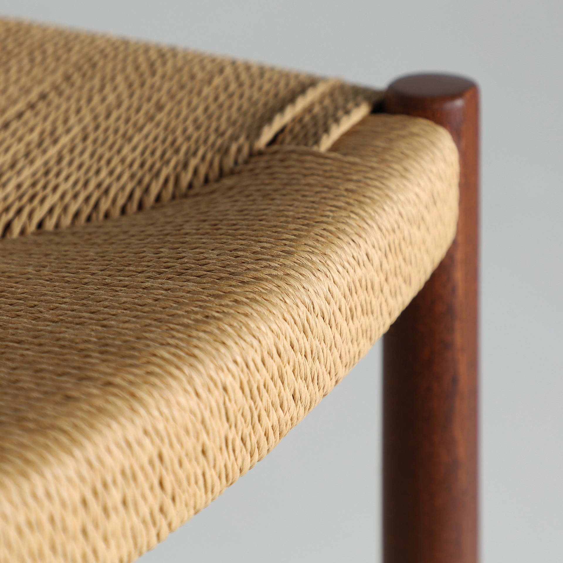 ZELHEM STOOL - ramustudio